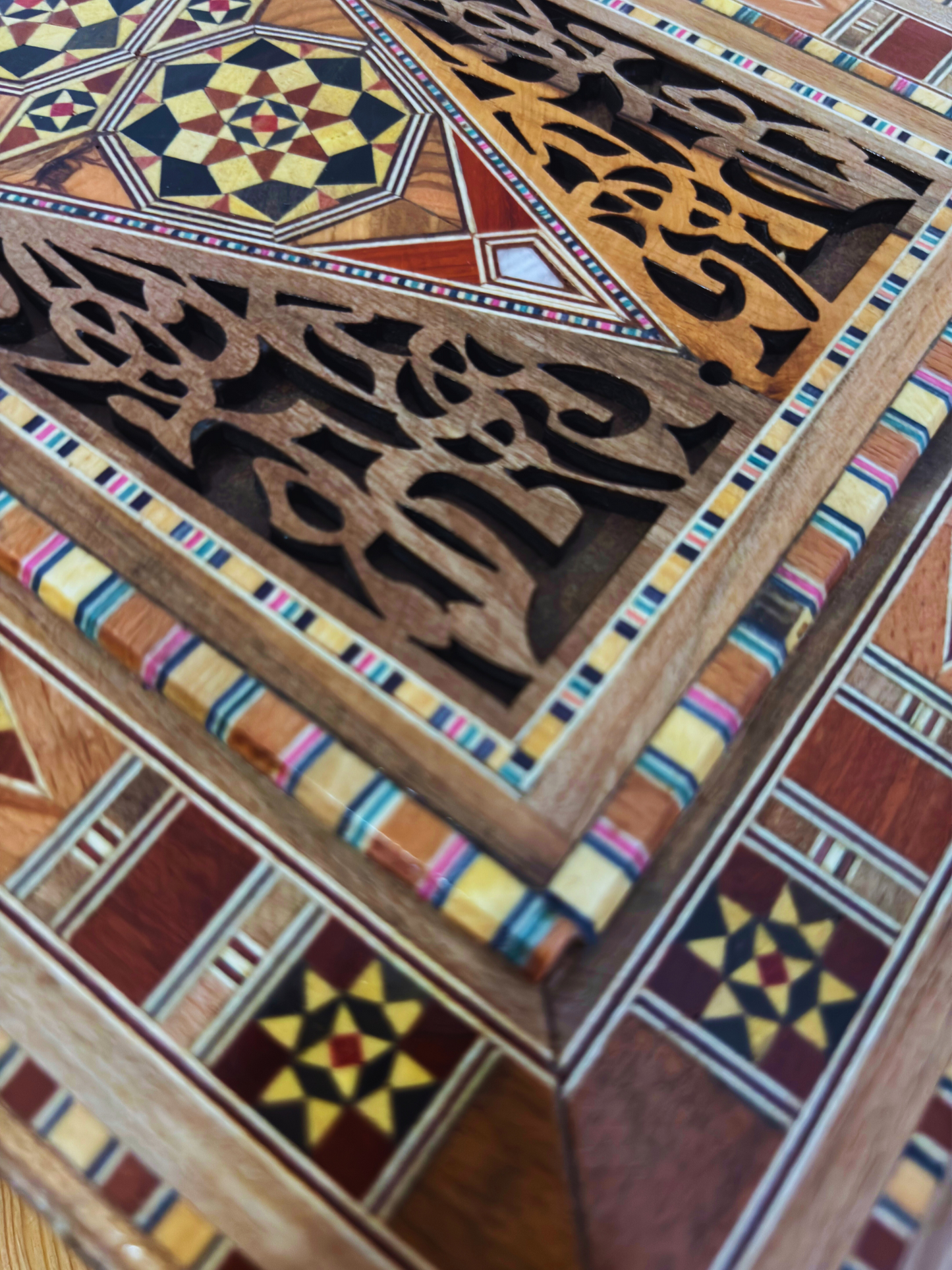 Elegante grote mozaïekdoos – Handgemaakte houten kist voor sieraden en herinneringen met fluwelen voering