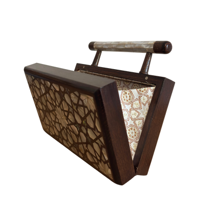 Der Himmlische Stern – Handgefertigte Damaszener Clutch aus Nussbaumholz mit Perlmuttintarsien