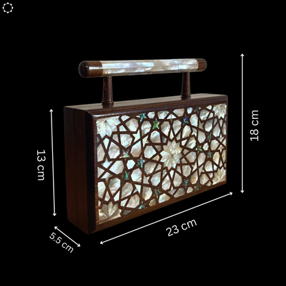Der Himmlische Stern – Handgefertigte Damaszener Clutch aus Nussbaumholz mit Perlmuttintarsien