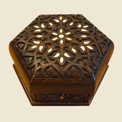 Handcrafted Luxury Carved Box – Mother of Pearl & Velvet Elegance