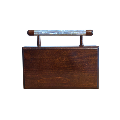 Der Himmlische Stern – Handgefertigte Damaszener Clutch aus Nussbaumholz mit Perlmuttintarsien