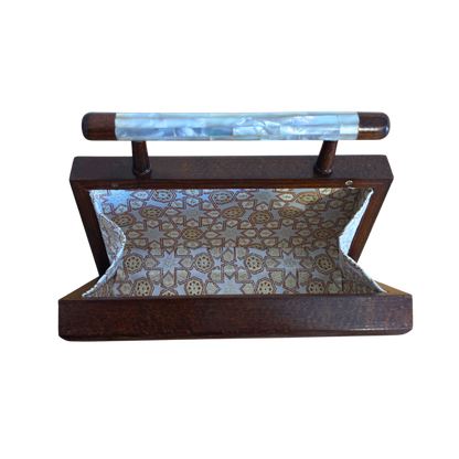 Der Himmlische Stern – Handgefertigte Damaszener Clutch aus Nussbaumholz mit Perlmuttintarsien