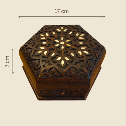 Handcrafted Luxury Carved Box – Mother of Pearl & Velvet Elegance