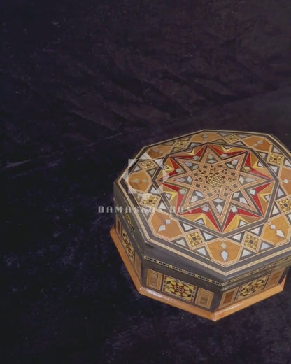 صندوق موزاييك دمشقي فاخر مطعّم بالصدف ومبطّن بالمخمل