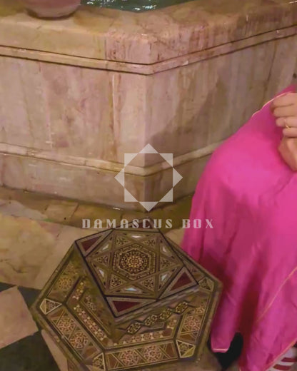 Scatola Damascena a Mosaico di Gaby Al Dayeh – Madreperla e Interno in Velluto